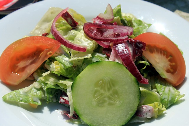 salad-786714_640.jpg www.pixabay.com