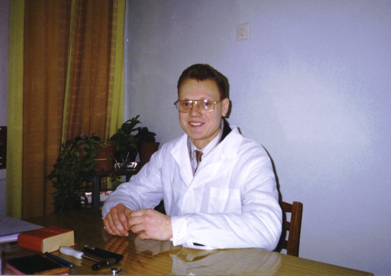 Суханов.jpg личный архив А.Суханова. А.В.Суханов, врач-невролог