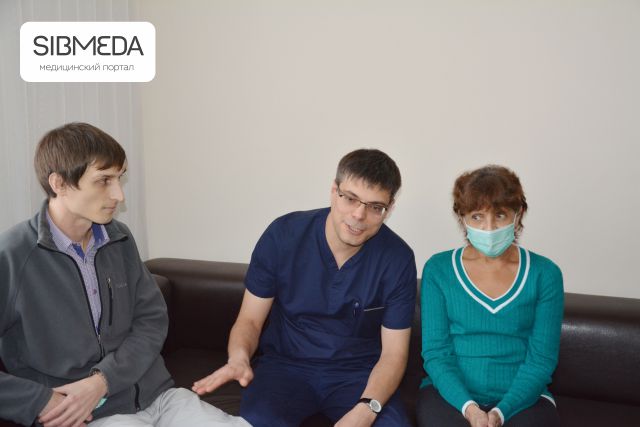 Иван Поршенников с пациентами www.sibmeda.ru