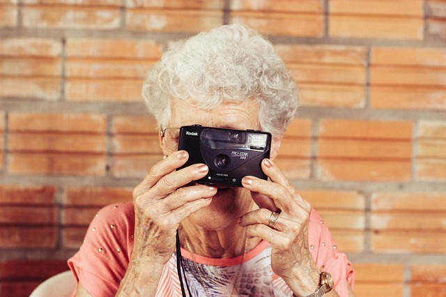 grandmother-923871_640.jpg www.pixabay.com