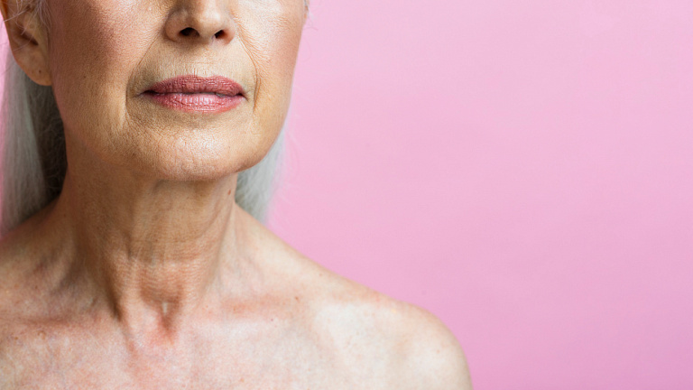 Названы два фактора, которые в совокупности приводят к преждевременному старению кожи  